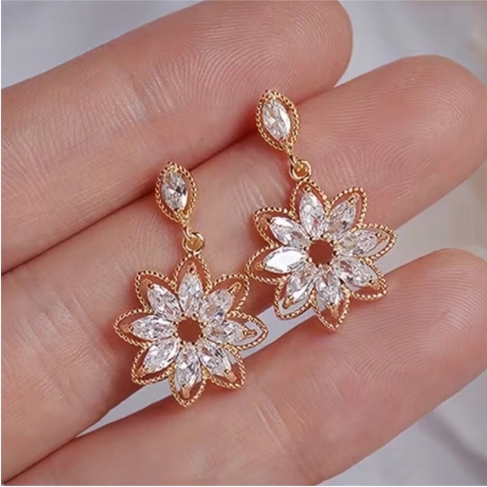 Women’s Dainty Gold Plated Cubic Zircon Flower Dangle Earrings Gifts for Her